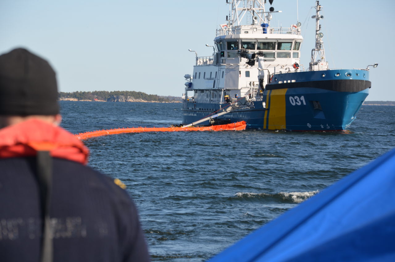 Oljeupptagning med länsor