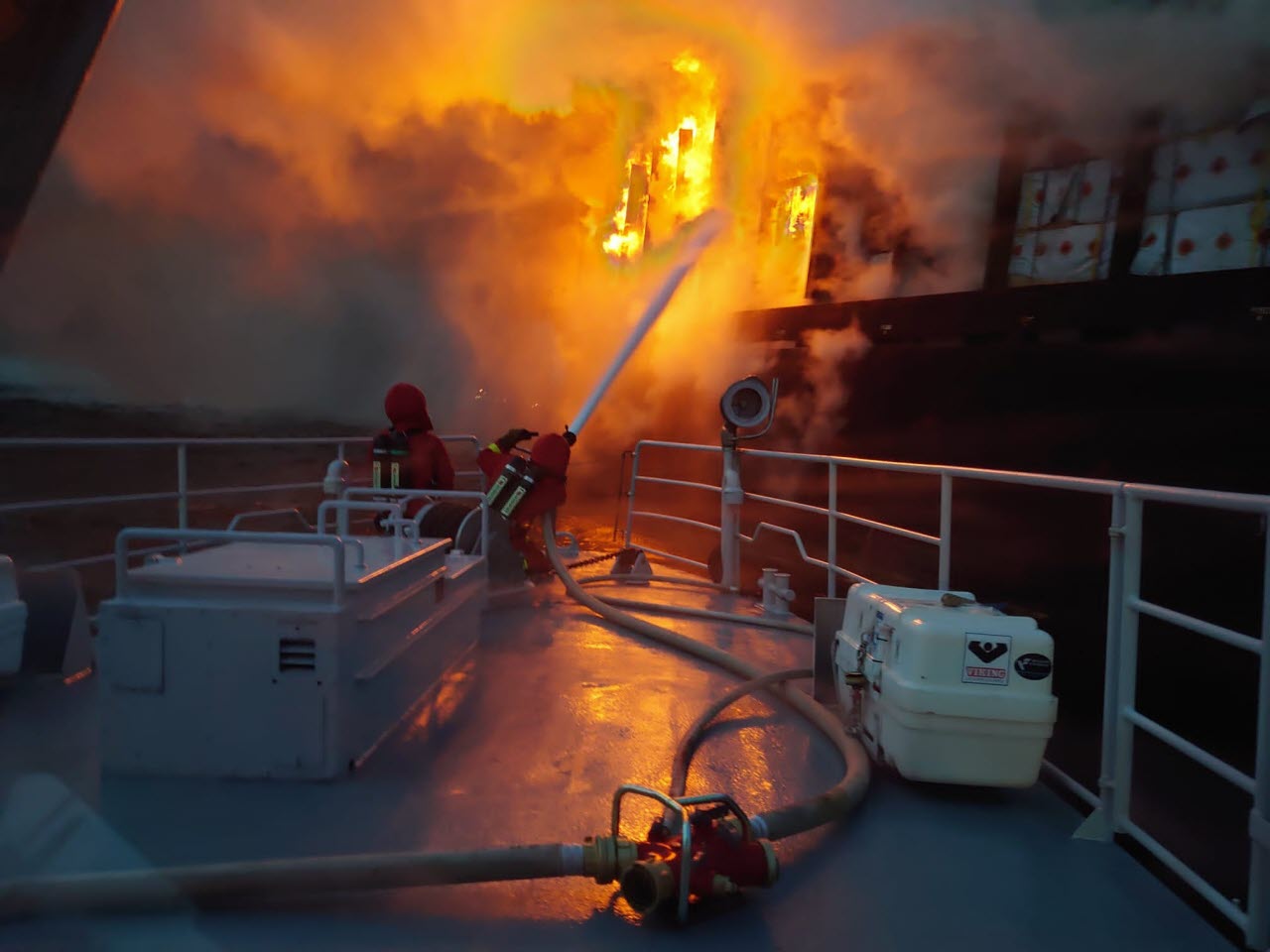 Fartygsbrand utanför Vinga