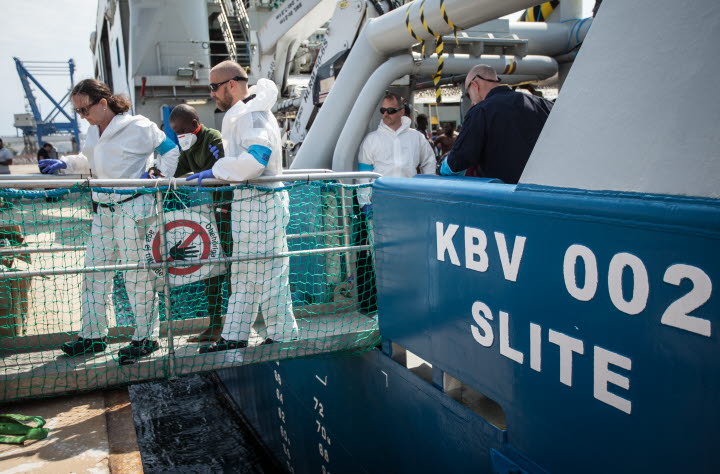 Migranter lämnar fartyget