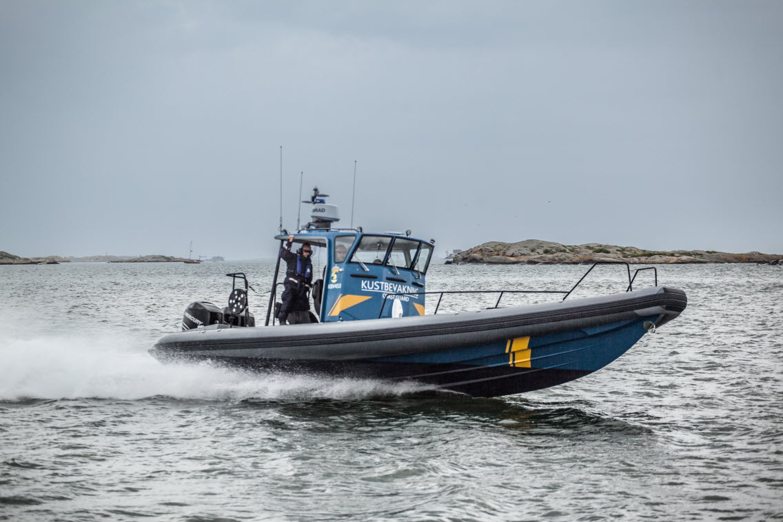 Högfartsbåt KBV 454 i full fart